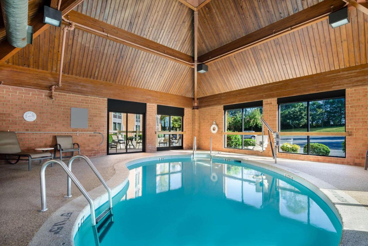 Comfort Inn Virginia Horse Center Lexington Exterior photo