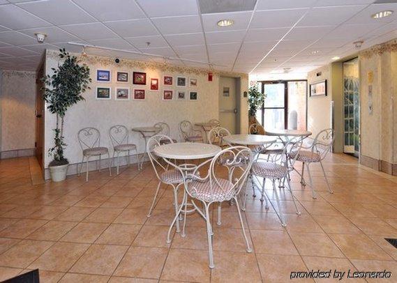 Comfort Inn Virginia Horse Center Lexington Restaurant photo