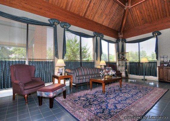 Comfort Inn Virginia Horse Center Lexington Interior photo
